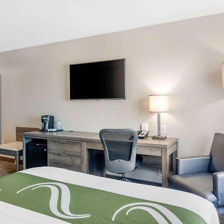 Quality Inn & Suites Amsterdam Fredericton Bagian luar foto