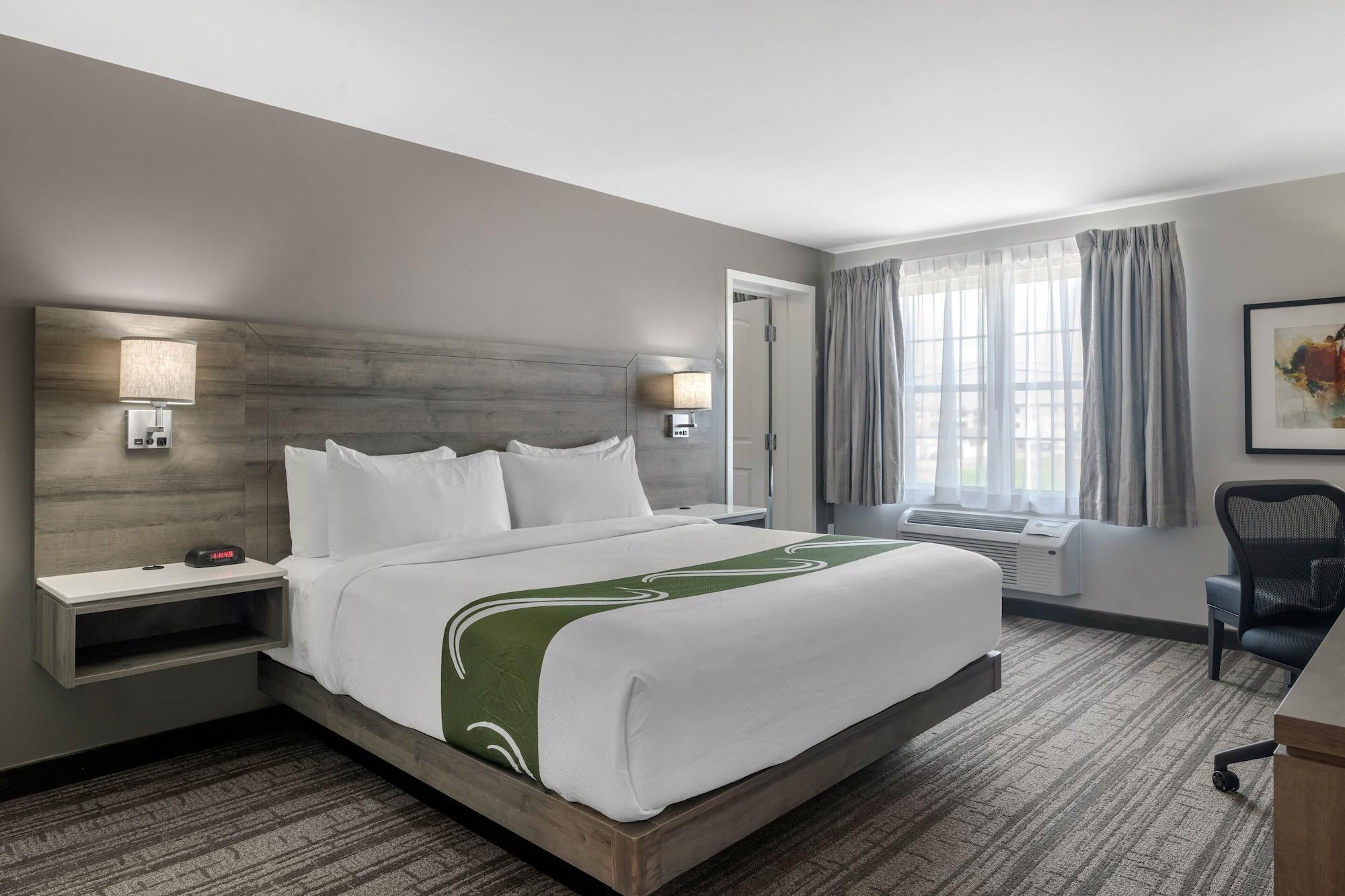 Quality Inn & Suites Amsterdam Fredericton Bagian luar foto
