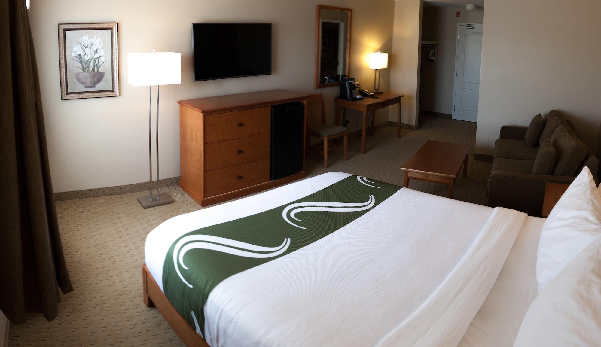 Quality Inn & Suites Amsterdam Fredericton Bagian luar foto