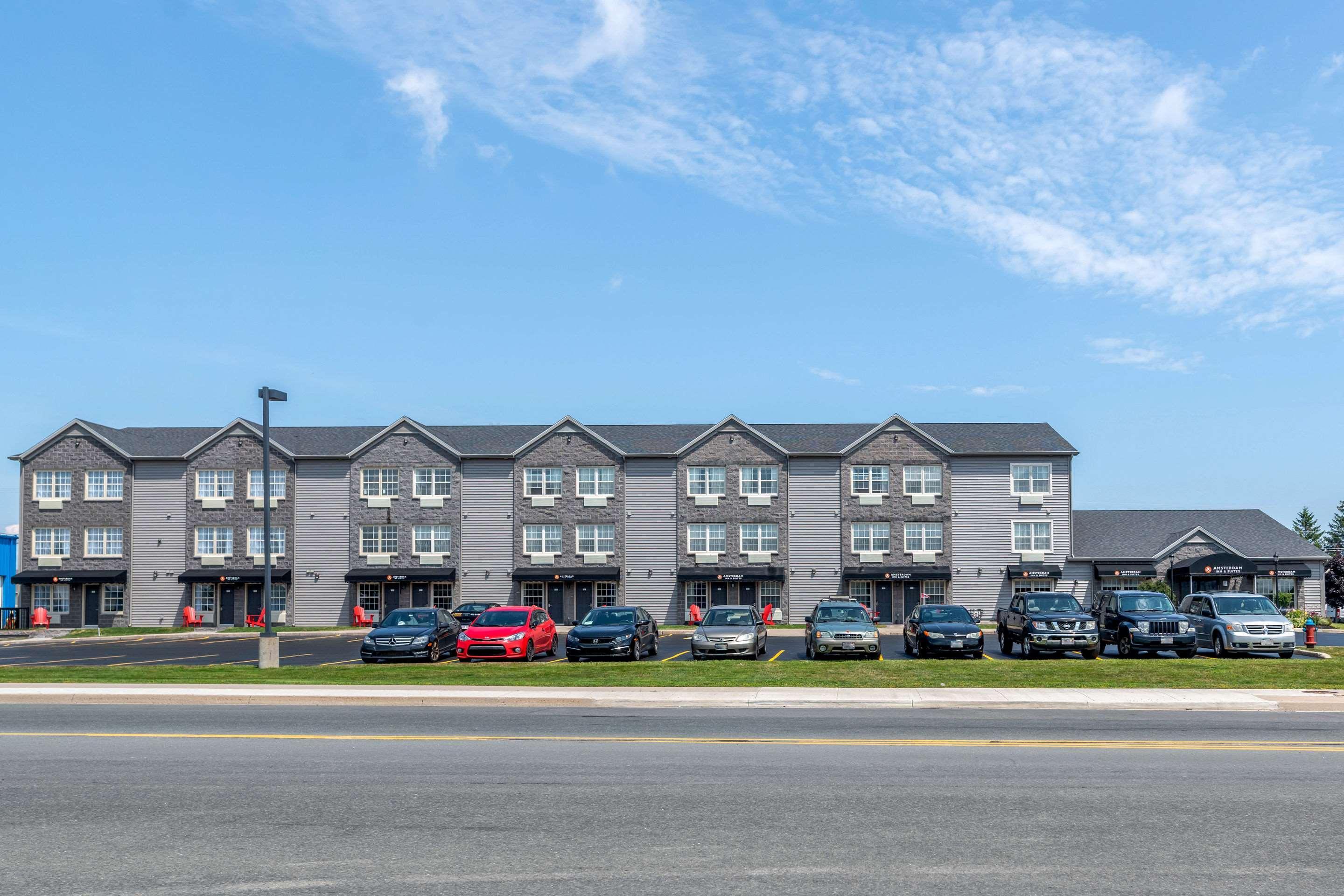 Quality Inn & Suites Amsterdam Fredericton Bagian luar foto