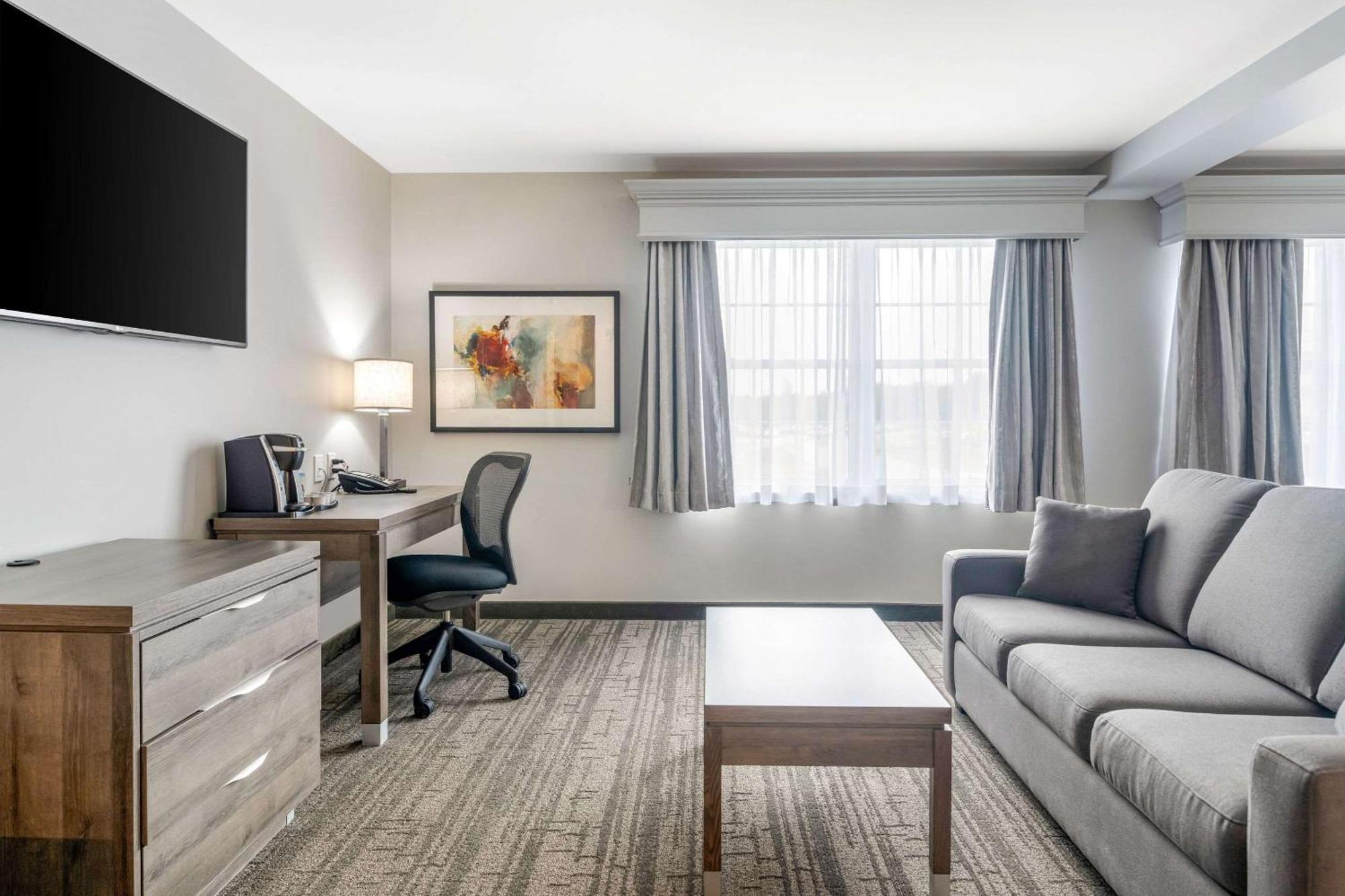 Quality Inn & Suites Amsterdam Fredericton Bagian luar foto
