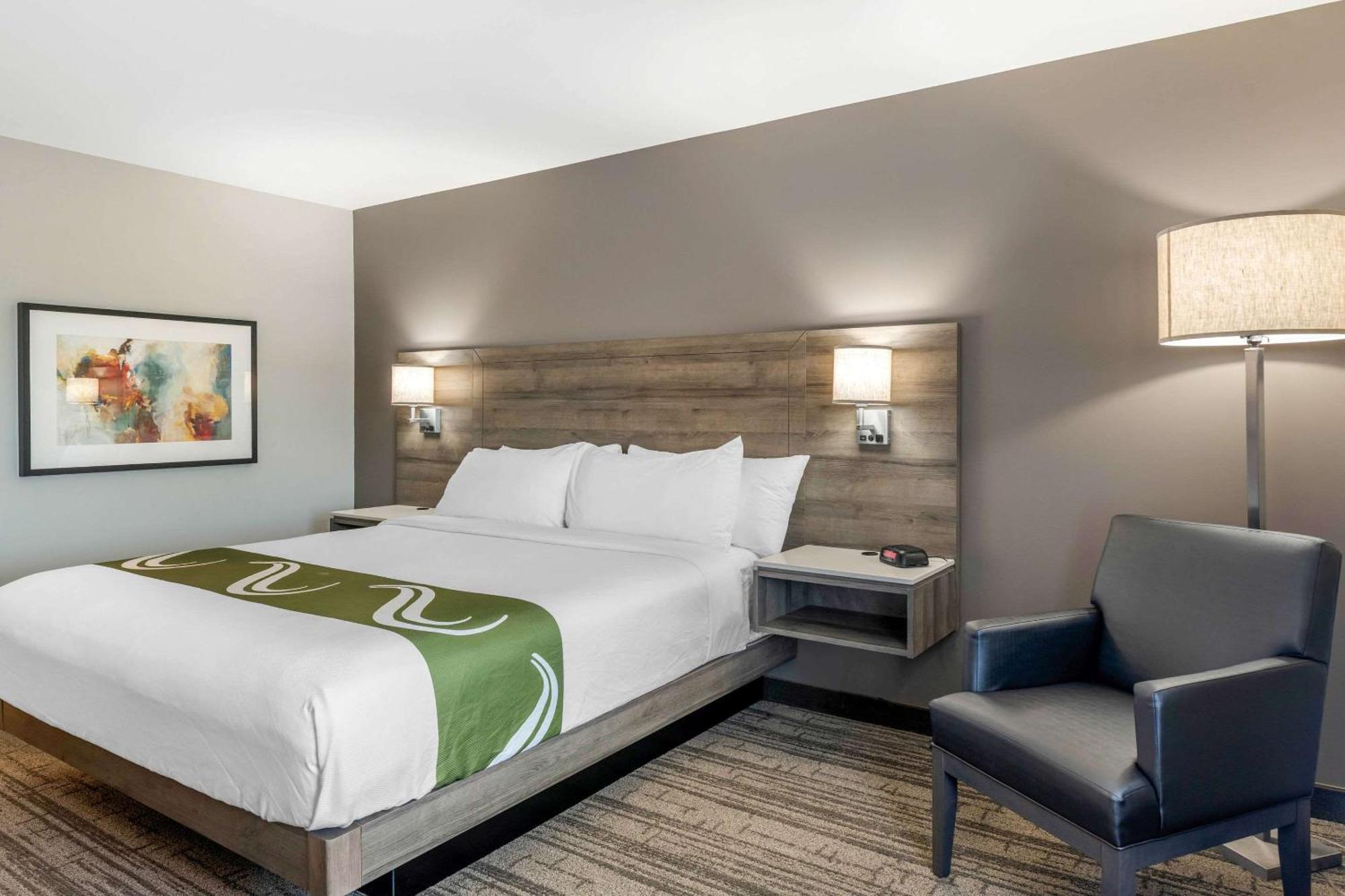 Quality Inn & Suites Amsterdam Fredericton Bagian luar foto