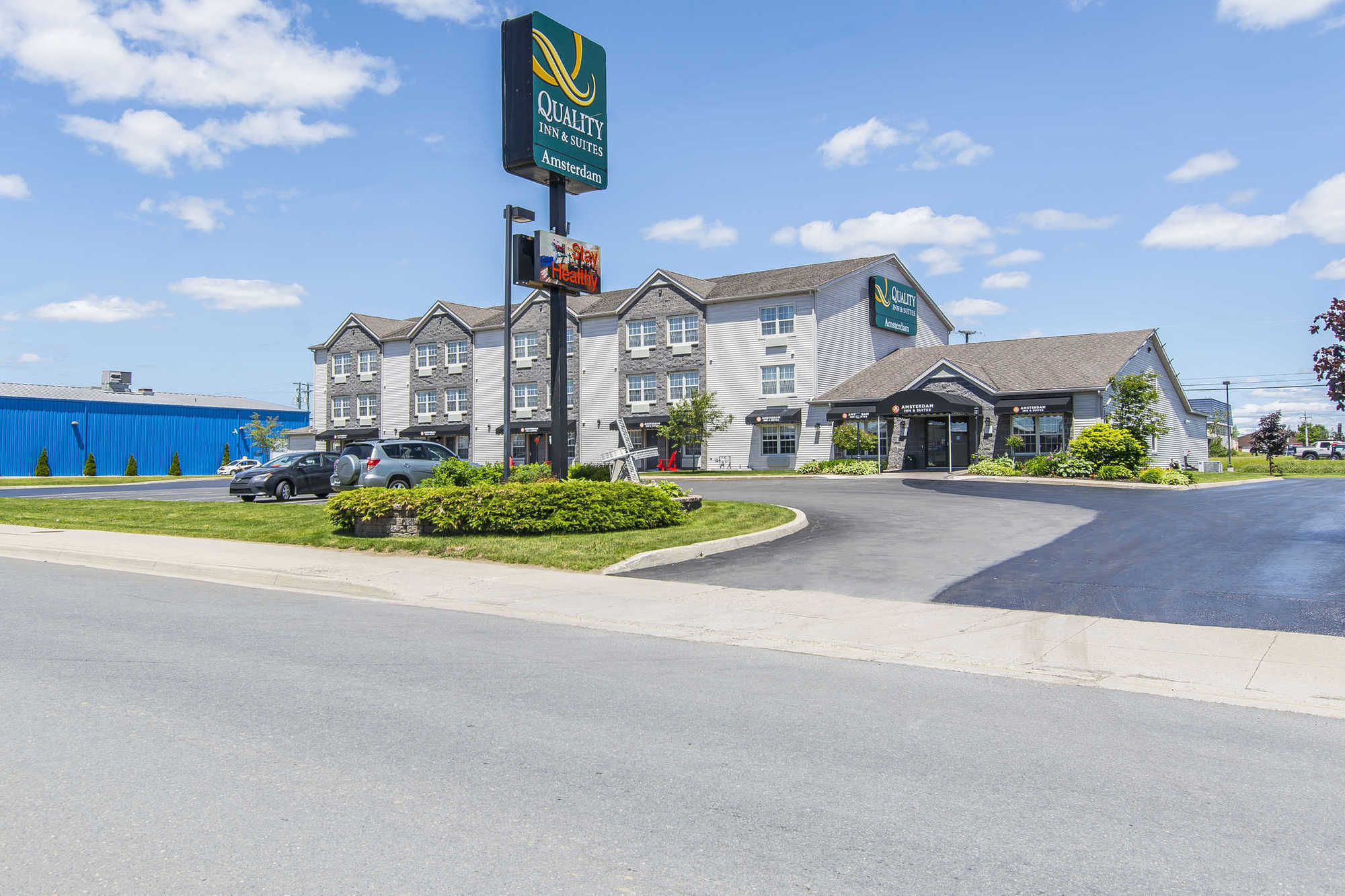 Quality Inn & Suites Amsterdam Fredericton Bagian luar foto