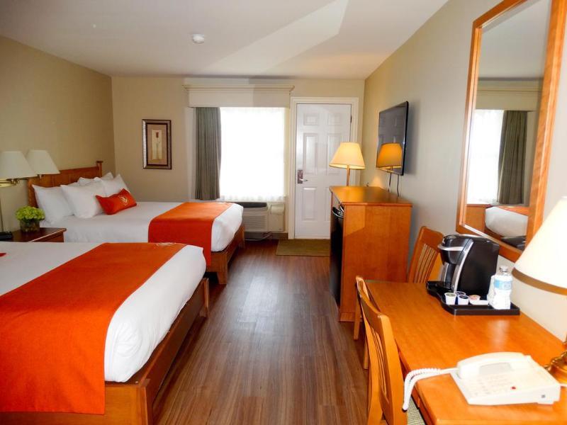 Quality Inn & Suites Amsterdam Fredericton Bagian luar foto